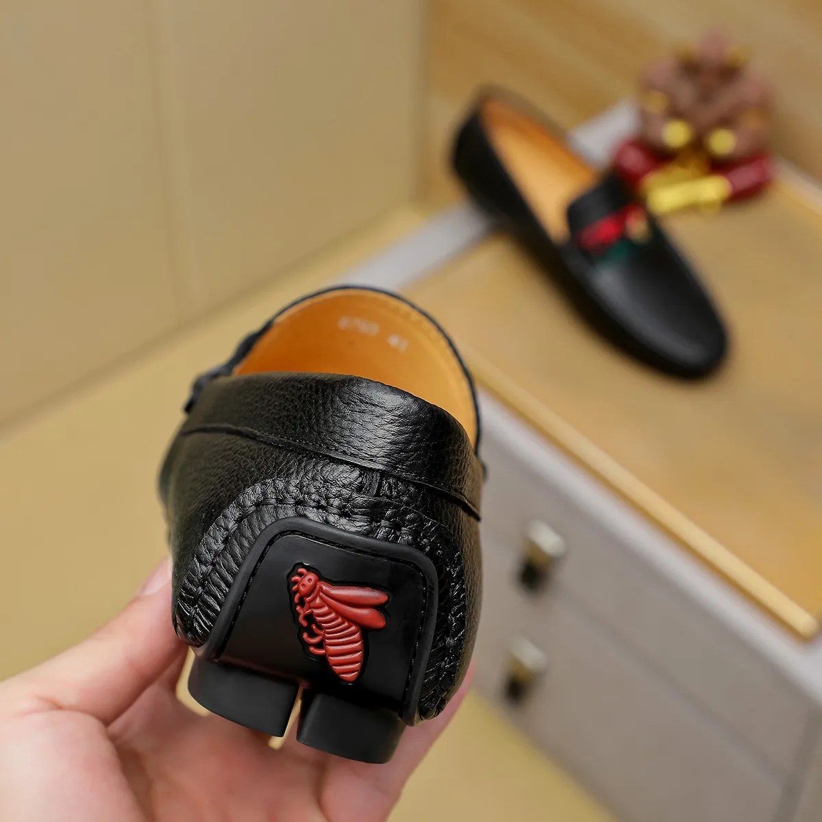 Men's shoes 💰360💰💰GUCCI Gucci official website synchronizes the latest model 🛃The upper is made of imported cowhide, 🐷leather lining, rubber outsole, 🎩🎩top-notch handcrafted workmanship with fine stitches and threads🔍definitely satisfy those perfectionist men who pursue high luxury quality 👏 Colors available! Code number 38-45 Large quantity in stock